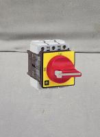 Выключатель-разъединитель 3-пол. 63A дверного монтажа серия Vario