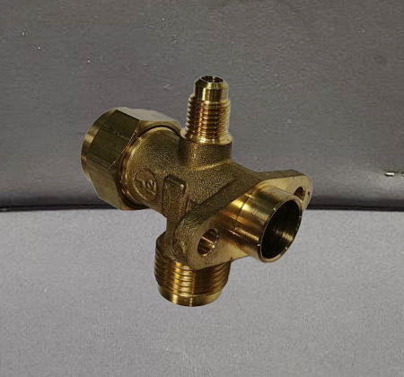 Клапан 3х ходовой запорный для кондиционера 1/4"SAE- 5/8"SAE - 5/8"ODS