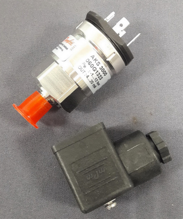 Датчик давления AKS 3000, -1:12 бар, 10:30 V d.с., выход 4:20мА, 1/4" SAE Danfoss