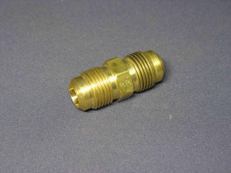 Переходник U2-10K-WIG 5/8"SAE x5/8" SAE резьбовой