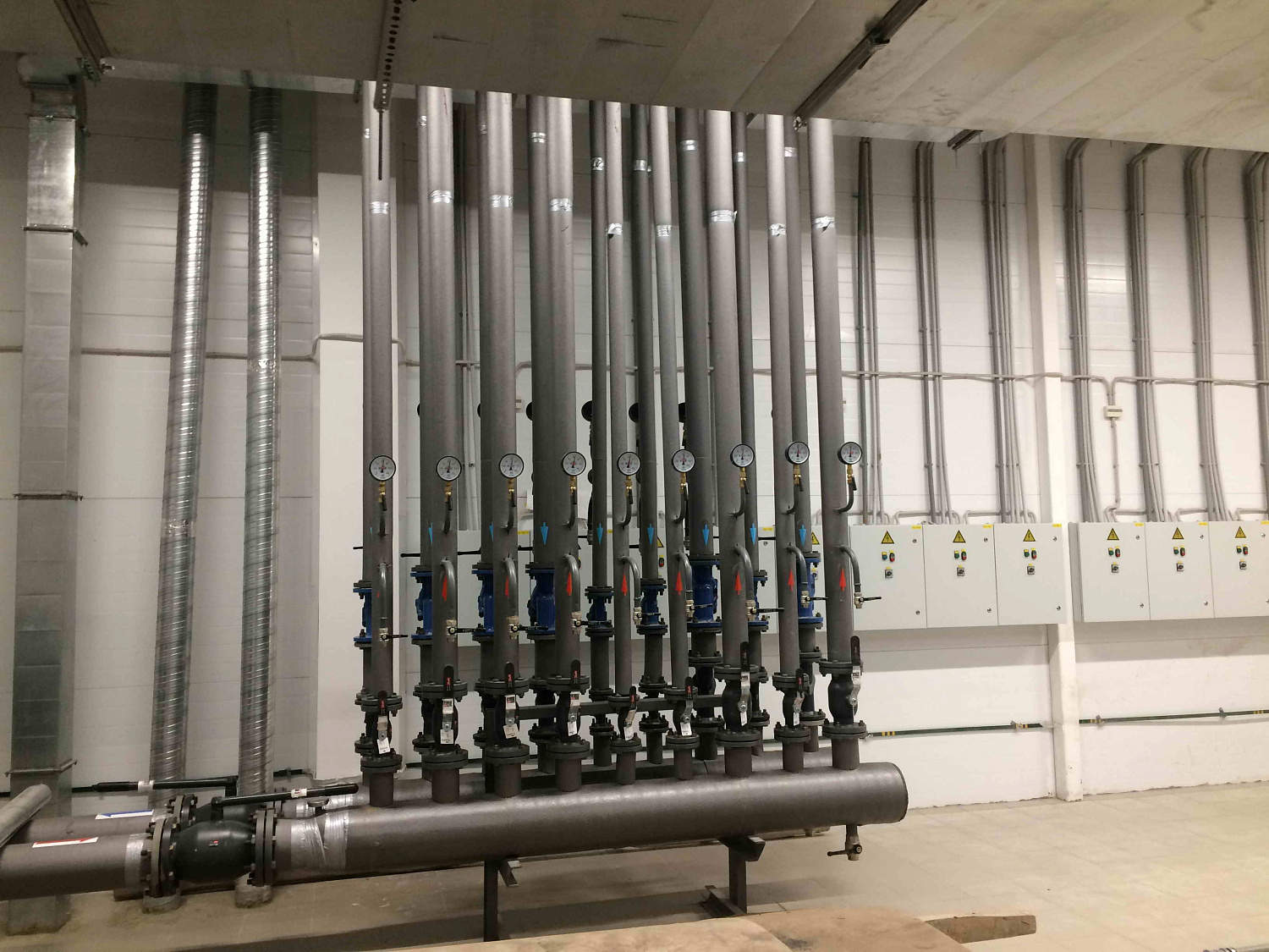 Проектирование, поставка и монтаж систем вентиляции, кондиционирования и дымоудаления. Обустройство "холодной комнаты" в торговом комплексе "Лента" в г. Каменск-Уральский Свердловской области