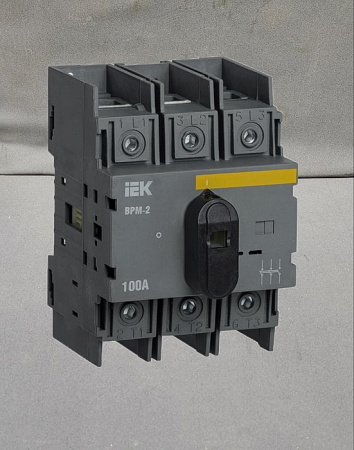 Выключатель-разъединитель модульный ВРМ-2 3P 100А